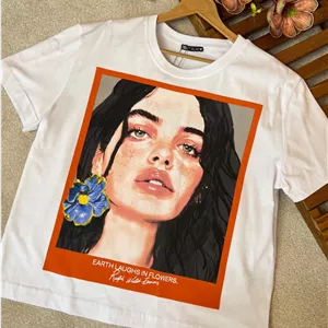 تیشرت زنانه اور سایز زارا با طراحی هنری Zara Women’s Oversized Graphic T-Shirt