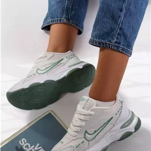 تخفیف جذااب کفش کتونی اسپرت زنانه دخترانه مدل نایک  کلاسیک و عالی  رنگ سفید سبزبا ارسال رایگان