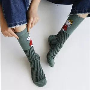 جوراب زنانه چتیک مدل اسنوپی و کاپشن قرمز | هیبا