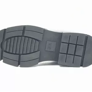 کد 2104 بوت کلاسیک زارا کشی ساده چرم مشکی