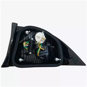 چراغ خطر عقب چپ روی گلگیر سمند LX بی نی سی