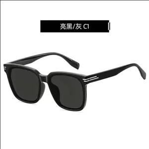 عینک آفتابی زنانه یو وی 400 کارن LY2229