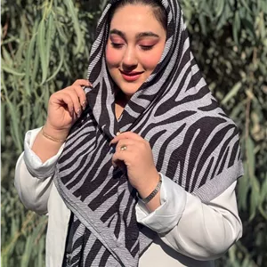 روسری پلیسه لمه زبرا نخی – قواره 130 | مدل پاییزه شیک و ترند