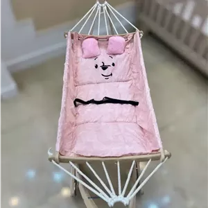 گهواره نوزاد کلاسیک رنگ صورتی