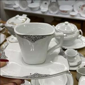 فنجان نعلبکی 12پارچه چینی برند چینی پارس طرح ساغر (هزینه ارسال براهده مشتری عزیزمیباشد)