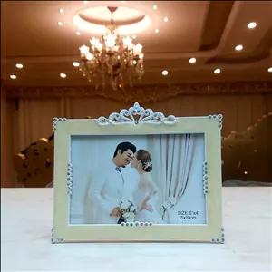 قاب عکس رومیزی نگین دار-قاب عکس فانتزی عالیجناب کد w122 در ابعاد 10 در 15(ارسال رایگان)