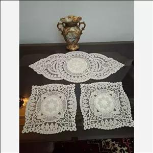 رومیزی سه تیکه جواهر دوزی شده پرکار ملیله وکریستال ومروارید