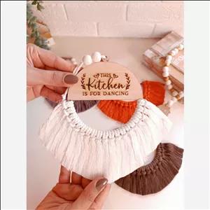 آویز مکرومه چوبی  طراحی و تولید دیا هوم قطر 11سانت در چهار رنگ