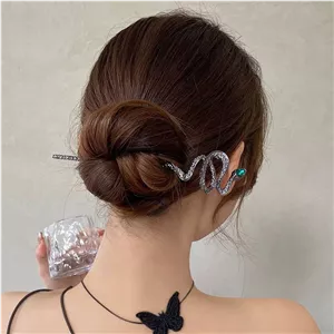 گیره مو کانزاشی فلزی طرح مار نگینی آویز دار رنگ ثابت وارداتی