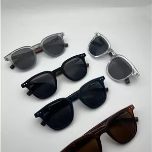 عینک آفتابی از برند مون‌ بلان دسته چوب