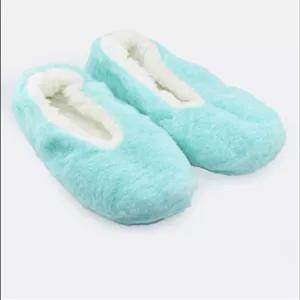 پاپوش روفرشی زنانه برند TissAiA مدل خزدار فیروزه‌ای | آستر پشمی نرم و راحت