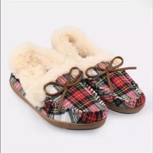 پاپوش روفرشی زنانه Crew مدل چهارخانه قرمز با پاپیون تزئینی و آستر پشمی گرم