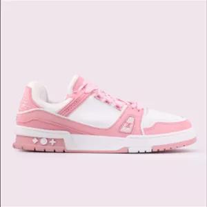 کفش اسنیکر Louis Vuitton رنگ سفید/صورتی | شیک و اورجینال