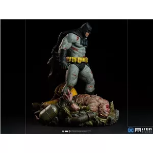 فیگور بتمن دارک نایت ریترن برند آیرون استدیو Batman The Dark Knight Returns Iron studio