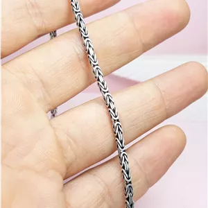 دستبند چرمی عقیق مشکی خطی خط (یاعلی) قاب نقره تاج برنجی طرح ذوالفقار