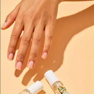 Yves Rocher لاک ناخن ژل افکت افزایش درخشندگی و ماندگاری ناخن ها5 میل