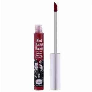 the balm رژ لب مایع Meet Matt (E) Hughes رنگ قاطع