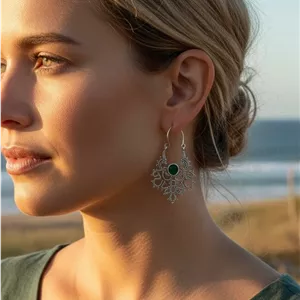 گوشواره ورشو سبک چندلیر نگین رزین سبز