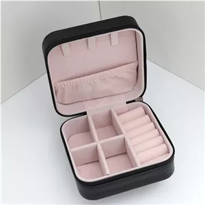 جعبه جواهرات مشکی چرمی مسافرتی 73999