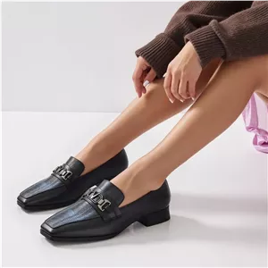 کفش کالج زنانه مدل تاج V