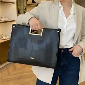 کیف برند فندی مدل دسته فلزی فندی