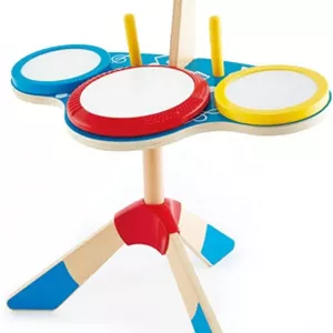 ست درام و سنج Hape | اسباب بازی موسیقی چوبی برای کودکان نوپا با سه درام، سنج، چوب و پایه | سطح سیلیکونی نرم، صدای ایمن برای گوش های جوان | اسباب بازی های موسیقی | مجموعه بازی موسیقی برای سنین 3 سال به بالا