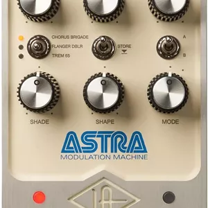 پدال استریو افکت‌های مدولاسیون یونیورسال آدیو UAFX Astra با Chorus Brigade، Flanger/Doubler و Amp Tremolo
