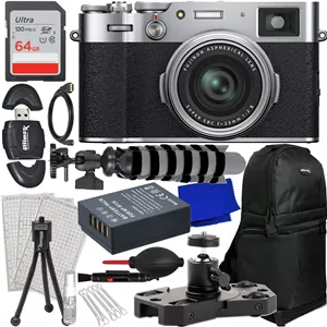 مجموعه دوربین دیجیتال پیشرفته FUJIFILM X100VI (نقره ای) شامل: کارت حافظه 64 گیگابایتی SDXC، باتری جایگزین، دالی فلزی کوچک، کوله پشتی اسلینگ، گریپستر 8 اینچی و موارد دیگر (مجموعه 12 عددی)