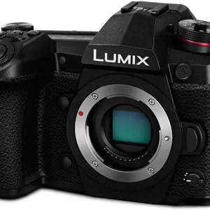 دوربین دیجیتال 4K پاناسونیک LUMIX G9، دوربین بدون آینه 20.3 مگاپیکسلی به همراه حالت رزولوشن بالا 80 مگاپیکسلی، لرزشگیر 5 محوره Dual I.S. 2.0، LCD 3 اینچی، DC-G9 (مشکی)