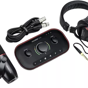 کیت استودیویی پادکستینگ یک نفره Focusrite Vocaster Two Studio، کارت صدای 2 ورودی با 2 خروجی HP، صدای مهمان/تلفن از طریق بلوتوث یا TRRS، فانتوم پاور برای میکروفون های کندانسر، مشکی | MOAC0004