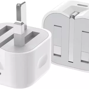 آداپتور برق دیواری سریع 20 واتی USB نوع C و آداپتور مسافرتی برق جهانی جمع و جور سازگار با سری آیفون 16 / سری 15 / سری 14 / سری 13 / سری گلکسی اولترا (دوشاخه 3 پین سفید)