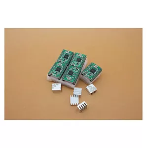 یک عدد درایور استپر Reprap A4988 به همراه هیت سینک