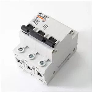 فیوز مینیاتوری الیتکو فوجی الکتریک (6kA)، 40 آمپر، 230/400 ولت AC 50/60 هرتز، 3 پل، عرض 54 میلی متر، ساخت ژاپن | 1 سال گارانتی (40 آمپر)