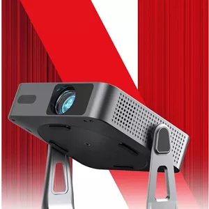 پروژکتور دارای مجوز نتفلیکس و کیفیت اصلی 1080P، باریک‌ترین پروژکتور هوشمند مینی 2.24 اینچی با وای‌فای و بلوتوث، فوکوس خودکار و اصلاح زاویه تصویر، پروژکتور قابل حمل مناسب فضای باز، پشتیبانی از کیفیت 4K
