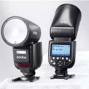 فلاش دوربین Godox V1Pro-C TTL Li-ion با سر گرد، توان 76 وات، 100 شات پیوسته با قدرت کامل، بی سیم 2.4G (برد 100 متر)، همگام سازی با سرعت بالا (1/8000 ثانیه)، سازگار با دوربین های Canon EOS