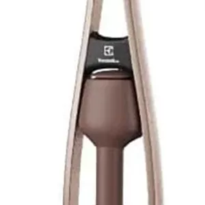 جاروبرقی عصایی ایستاده و شارژی الکترولوکس مدل Ultimate Home 700 با قدرت مکش بالا، 53 دقیقه زمان کارکرد، سیستم فیلتراسیون 5 مرحله ای پیشرفته، جاروبرقی سبک و کم صدا با چراغ LED، مدل EFS71421