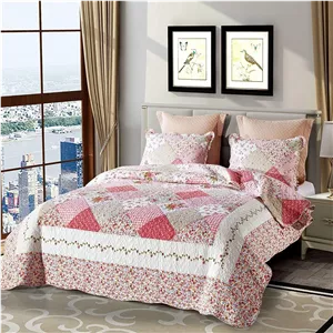 لحاف روتختی کینگ‌سایز مدل Floral Patchwork طرح گل‌دار صورتی 