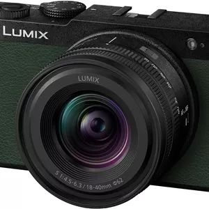 دوربین بدون آینه فول فریم پاناسونیک Lumix DC-S9NE-G مناسب ولاگینگ، 24.2 مگاپیکسل، 6K/4K، فوکوس خودکار 779 نقطه ای، تثبیت کننده تصویر، LUT، مانیتور انعطاف پذیر 180 درجه، وای فای 5 گیگاهرتز، سبز، همراه با لنز S-R1840E