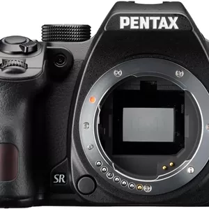 دوربین دیجیتال SLR مدل PENTAX KF APS-C با بدنه مقاوم در برابر گرد و غبار و شرایط جوی به همراه مانیتور LCD چند زاویه ای، مشکی