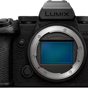 دوربین بدون آینه فول فریم پاناسونیک Lumix S5M2X با حسگر 24.2 مگاپیکسل، فوکوس خودکار هیبریدی و ضبط ویدئو 5.8K (مشکی، بازسازی شده)