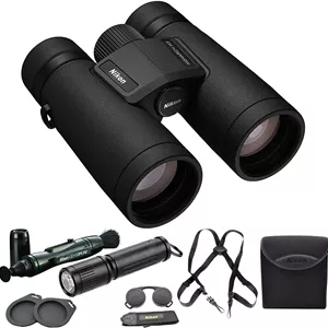 دوربین دوچشمی نیکون Monarch M7 10x42 مدل 16766 به همراه قلم تمیز کننده لنز، بند گردنی و چراغ قوه