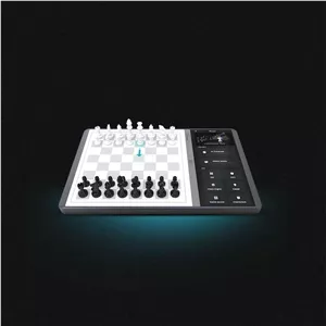 صفحه شطرنج هوشمند Chessnut Evo با موتور Maia داخلی، ربات شطرنج قابل تنظیم، تشخیص کامل مهره، پشتیبانی از پلتفرم های اصلی، طراحی هوشمند و یکپارچه