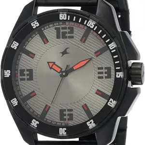 ساعت مچی آنالوگ مردانه Fastrack Titan 3084NM01 با صفحه نقره ای فلزی، نشانگرهای متضاد و بند خاکستری