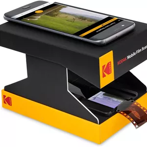 اسکنر فیلم موبایل KODAK - اسکنر جالب و سرگرم‌کننده به شما امکان می‌دهد فیلم‌ها و اسلایدهای 35 میلی‌متری قدیمی را با استفاده از دوربین گوشی هوشمند خود اسکن و پخش کنید - پلتفرم مقوایی و نور پس‌زمینه LED سازگار با محیط‌زیست