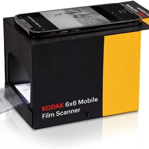 اسکنر فیلم موبایل 6x6 کوداک، اسلایدها و نگاتیوهای 6x6 [فرمت فیلم 120 و 220] را به تلفن هوشمند خود تبدیل و ذخیره کنید | جعبه اسکنر مقوایی سازگار با محیط زیست، پنل نور LED و دستکش