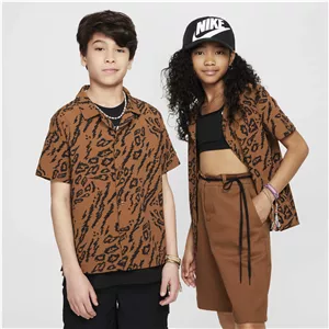 تاپ اسکیت دکمه دار نایکی SB Dri-FIT مناسب نوجوانان - رنگ Light British Tan/Cacao Wow