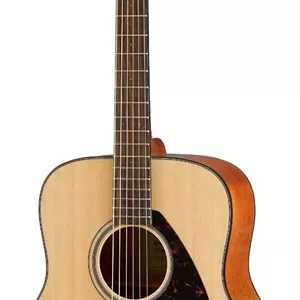 گیتار آکوستیک یاماها FG800 با صفحه رویی سالید، رنگ طبیعی