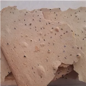 نان خشک سبوس‌دار کامل تهیه شده از گندم بومی - یک کیلوگرم