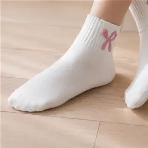 جوراب دخترانه سفید با پاپیون گلدوزی شده