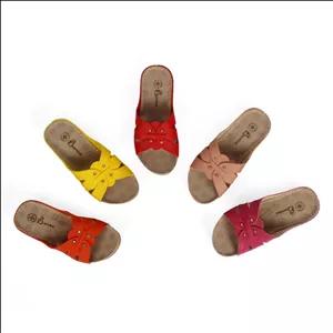 دمپایی دخترانه سارینا مدل شیما رنگ کالباسی 31